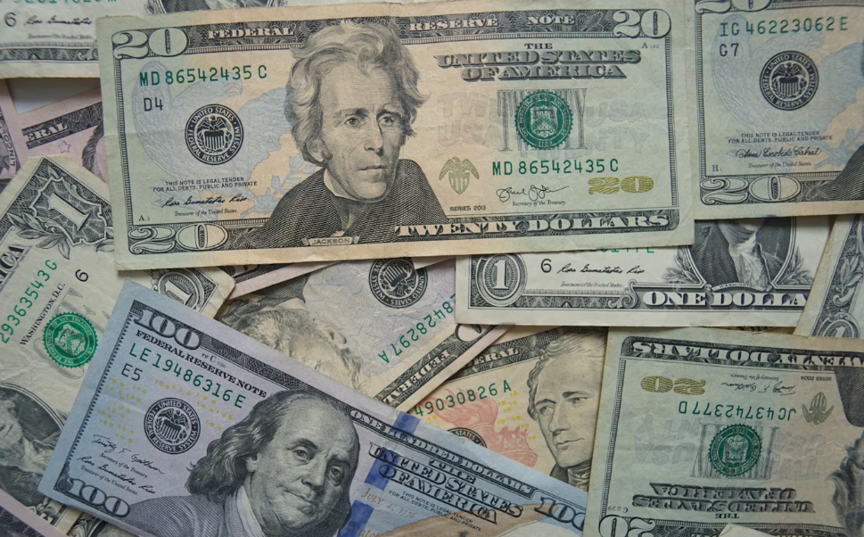 예금과 적금 비교 은행 저축 이미지